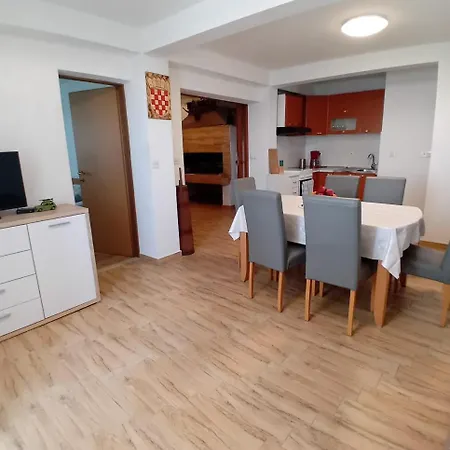 High Hill * Kaštel Stari